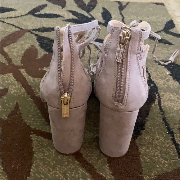 Jessica Simpson Nude Block Heels - Picture 3 of 8